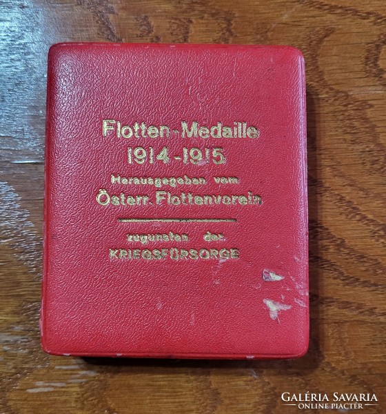 IV. Károly ritka emlékérméje 1915 , még ritkább saját dobozában.
