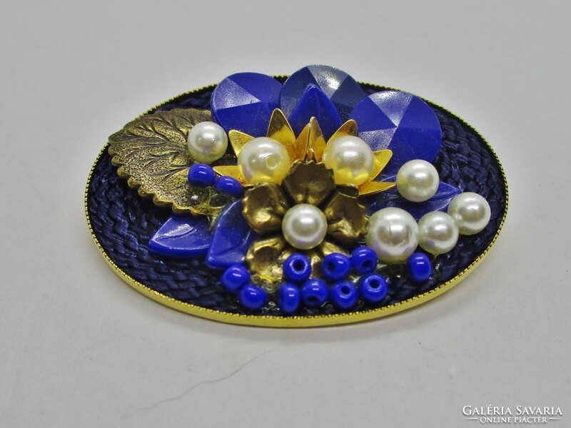 Nagyon szép és különleges antik gyöngyös  bross