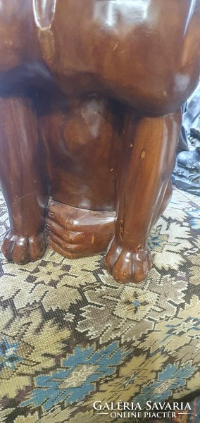 85 cm-es Hatalmas méretű fából faragott kutya. Nagyon szép faragással. kb: 15-20 kg.
