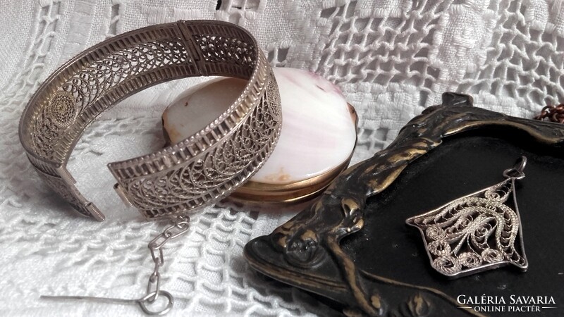 ANTIK FILIGRÁN TIBETI EZÜST ÉKSZER SZETT: KARÉK  és MEDÁL -  Art&Decoration