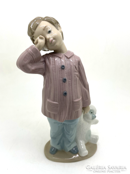 Lladro Nao álmos kisfiú játékmacival 18cm Sleepy Head