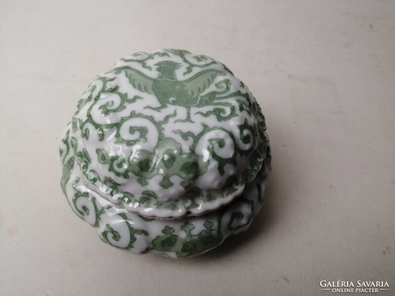JELZETT ANTIK KELETI PORCELÁN FŰSZERTARTÓ