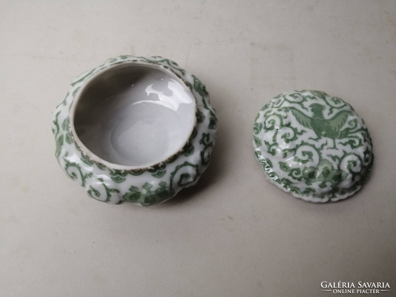 JELZETT ANTIK KELETI PORCELÁN FŰSZERTARTÓ