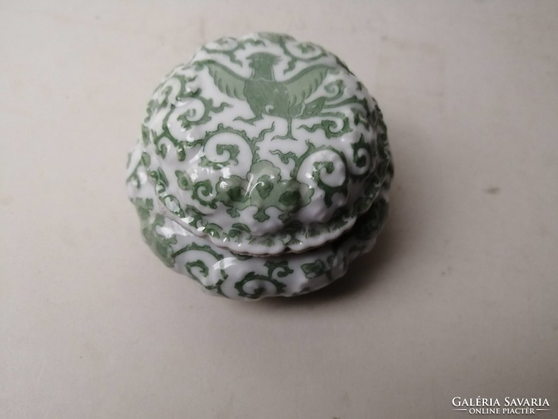 JELZETT ANTIK KELETI PORCELÁN FŰSZERTARTÓ