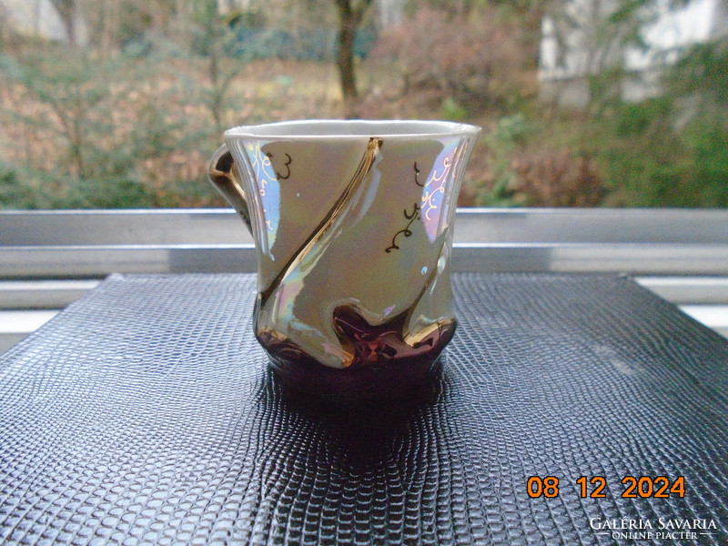 1901 Szecessziós,architekturális ,eozin mázas, arany mintás kávés csésze lila virágokkkal