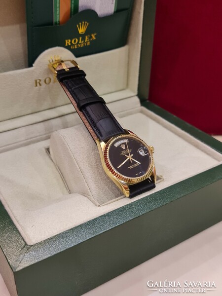 ROLEX DAY-DATE 36 RITKA ONYX SZÁMLAPOS 18KT TÖMÖR ARANY ÓRA