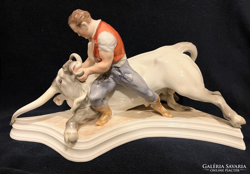 Herendi porcelán - Toldi a bikával, nagy méretű