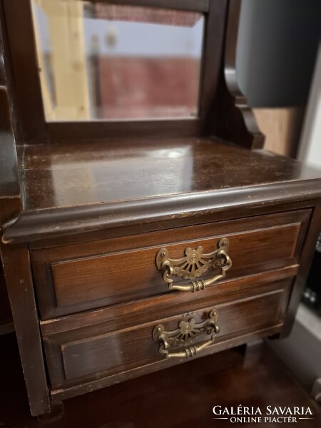 Régi faragott, felépítményes angol íróasztal