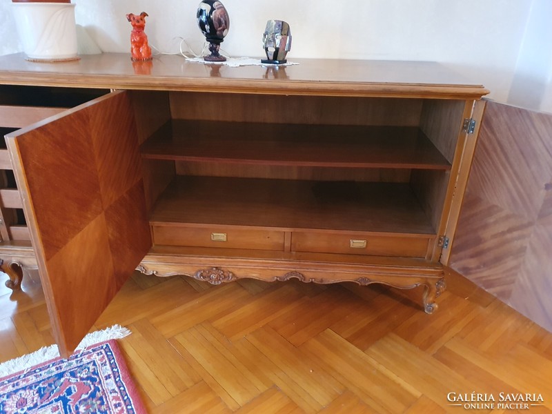 Neobarokk tálaló eladó.