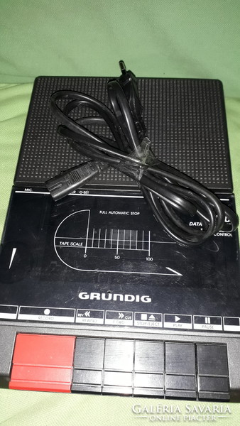 Retro GRUNDIG CR 100 KAZETTÁS REKORDER MAGNETOFON TÖKÉLETESEN MŰKÖDIK 27X17X6 cm a képek szerint