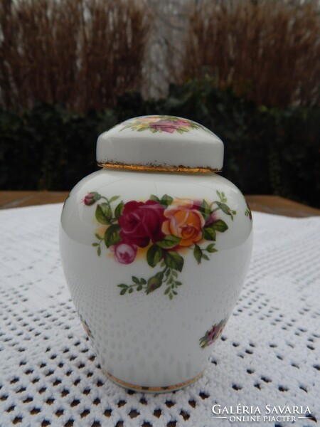 ROYAL ALBERT  " Old Country Roses " - " Régi vidéki rózsák " fedeles tartó