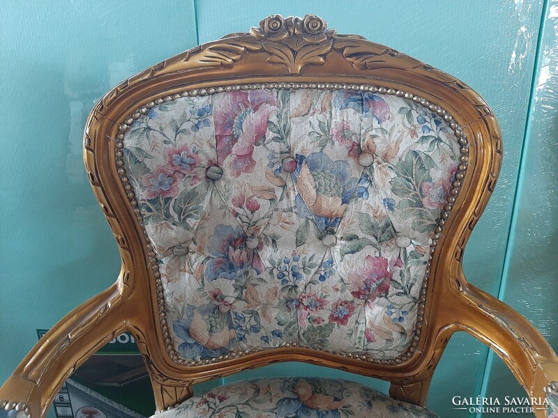 Ülőgarnitúra neobarokk faragott díszítéssel