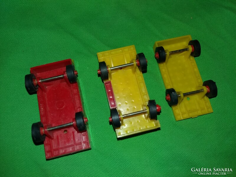 Régi "SZOCI LEGO" bootleg kisalapú PEBE PB építőből 3 db kisautó jó állapotban egybe képek szerint