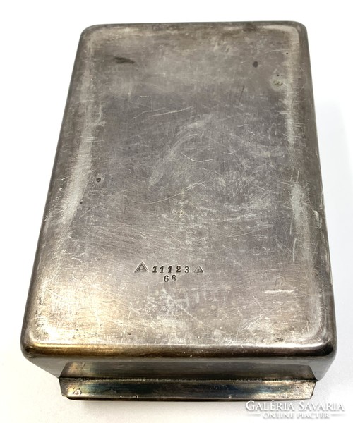 Ezüstözött jelzett Sandrik szivartartó doboz fa belsővel KGY monogrammal RZ