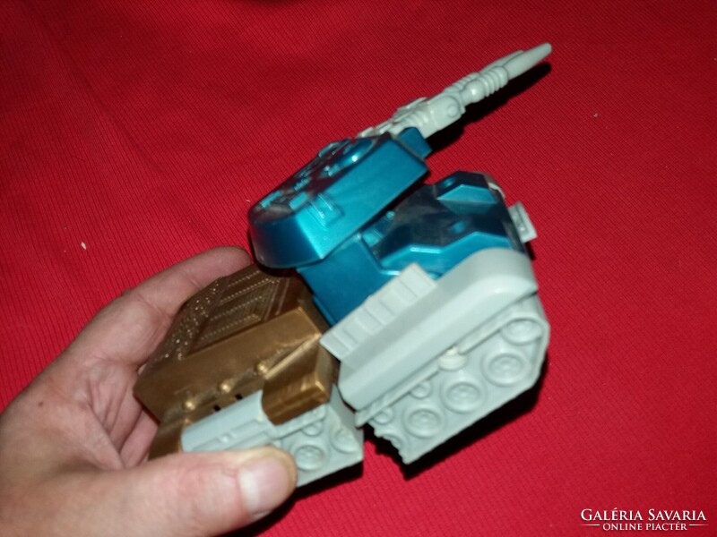 Retro minőségi jármű - robot -tank TRANSFORMERS sci-fi akció figura játék a képek szerint
