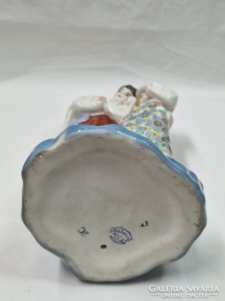 Nagyméretű Polonne szovjet porcelán népviseletes fiú és lány figura hibátlan állapotban 28 cm. magas