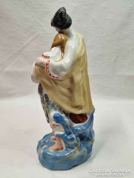 Nagyméretű Polonne szovjet porcelán népviseletes fiú és lány figura hibátlan állapotban 28 cm. magas