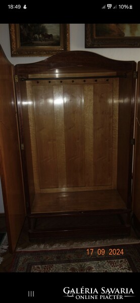 Gyönyörű artdeco ruhás szekrény, réz fogantyúkkal
