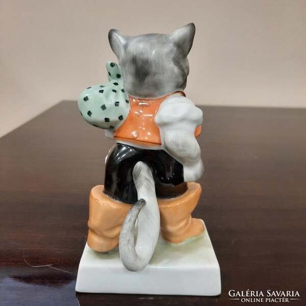 Jubileumi Herendi Csizmás Kandúr porcelán figura 1.oszt.