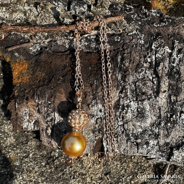 Fehér majorica gyöngyökből készült rozéarany - rózsaarany színű medál vagy charm + 44 cm rozé lánc