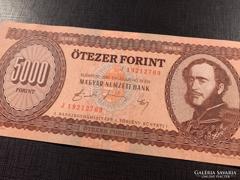 ***  Gyönyörű és Ritka 1990 "J" 5000 forintos ***