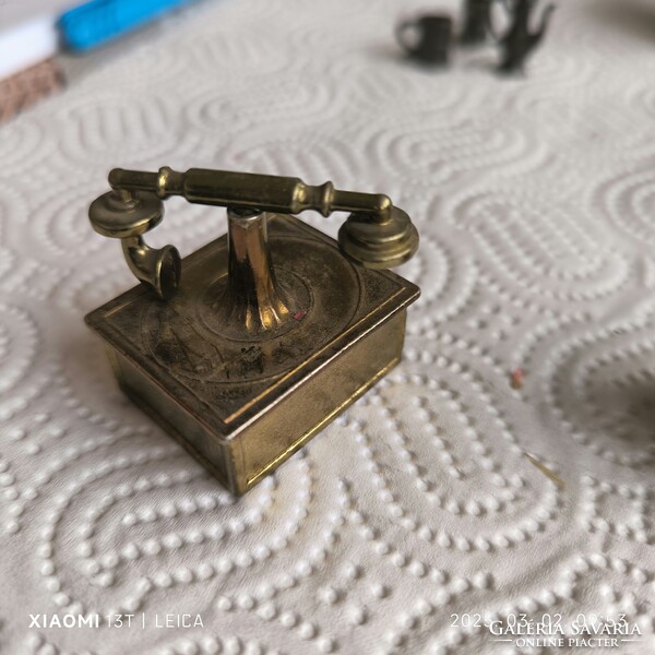 Retro miniatűr réz dísztárgy, telefon eladó!