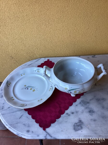 JAROLINA LENGYEL porcelán levesestál és kínáló.