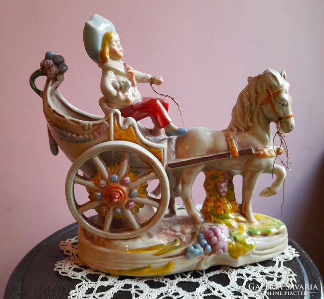 Porcelán szobor: Rokokó lovashintó LIPPERSDORF GDR