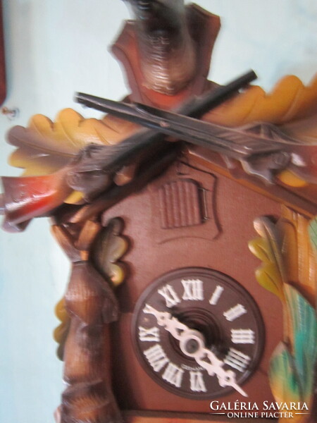 Fekete erdei kakukkos óra