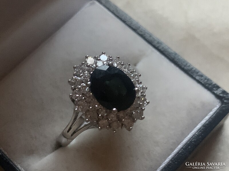Margaréta Gyűrű 2 ct Zafírral és 0.90 ct Gyémántokkal.Tanúsítvánnyal.