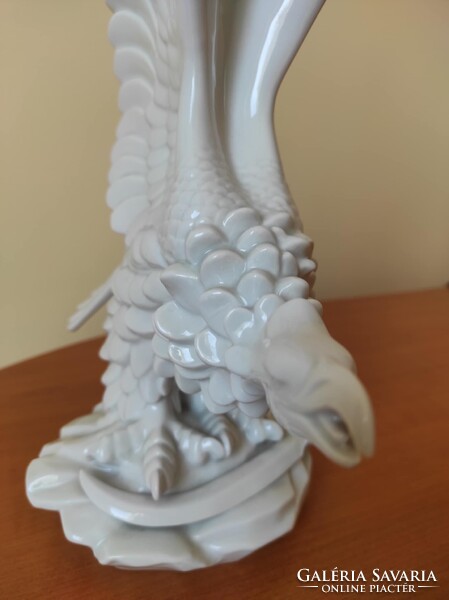 Fehér Herendi porcelán Turul madár karddal