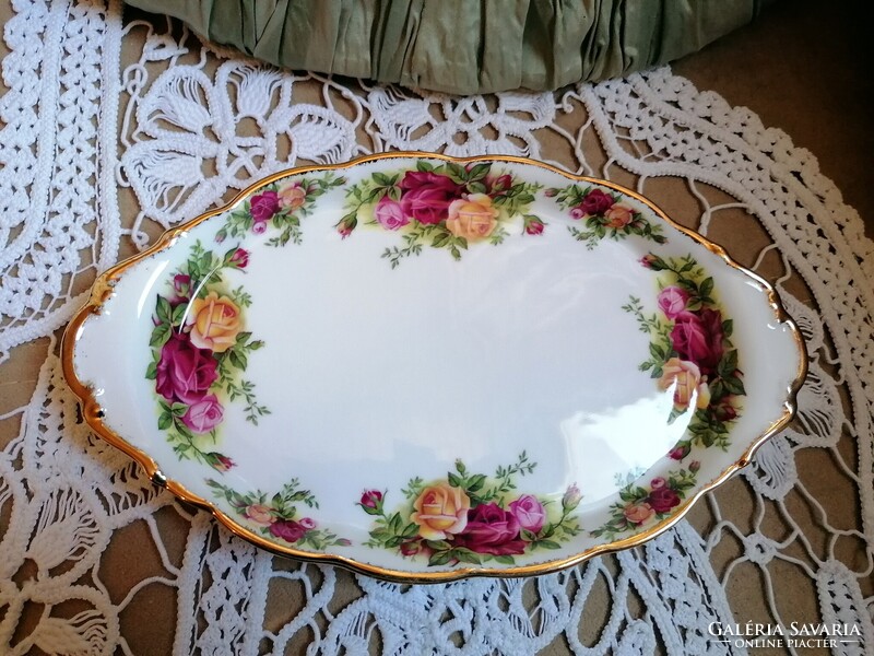 Royal Albert Old Country Roses kávés csésze kínáló tálcája reggeli kávézáshoz