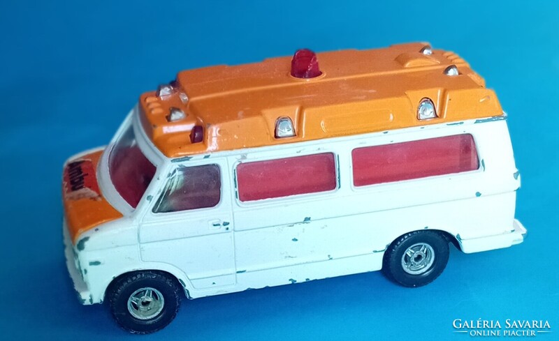 CORGI modellautó , Chevrolet mentő  11,8 cm hosszú