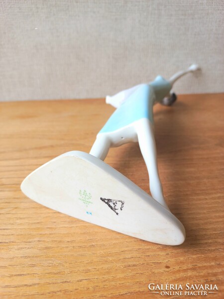 Hollóházi porcelán ritkaság - Az almaszedő - Torma Istvánné tervezése