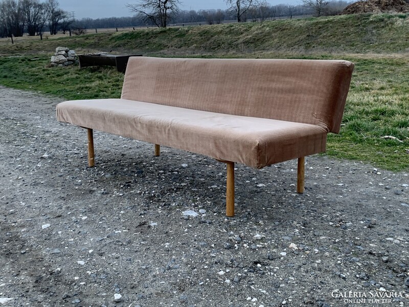 Mid-century sofa designed by Miroslav Navrátil, 1960´s legmenőbb retro szófa kanapé ágy heverő