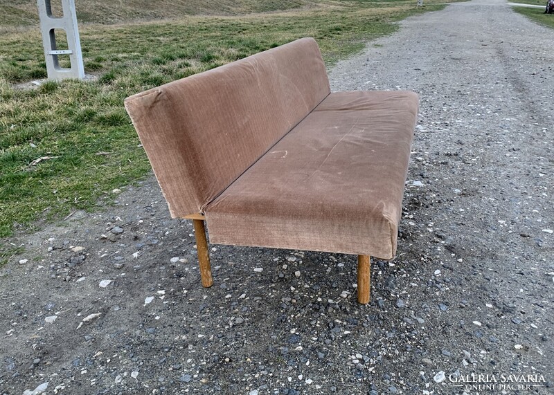 Mid-century sofa designed by Miroslav Navrátil, 1960´s legmenőbb retro szófa kanapé ágy heverő