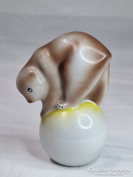 Hollóházi porcelán Cirkuszi medve vagy maci figura hibátlan állapotban 9 cm magas