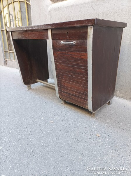 Bauhaus, minimal style, aluminíum és fa kombináció, kisméretű íróasztal