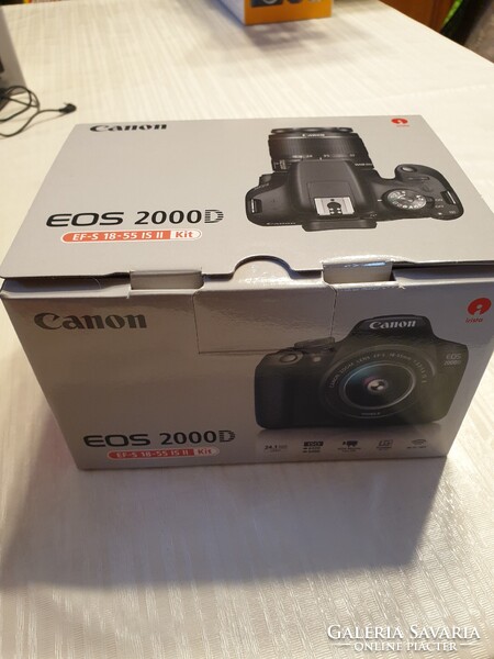 Canon Eos 2000D, két objektívvel + tartozékok