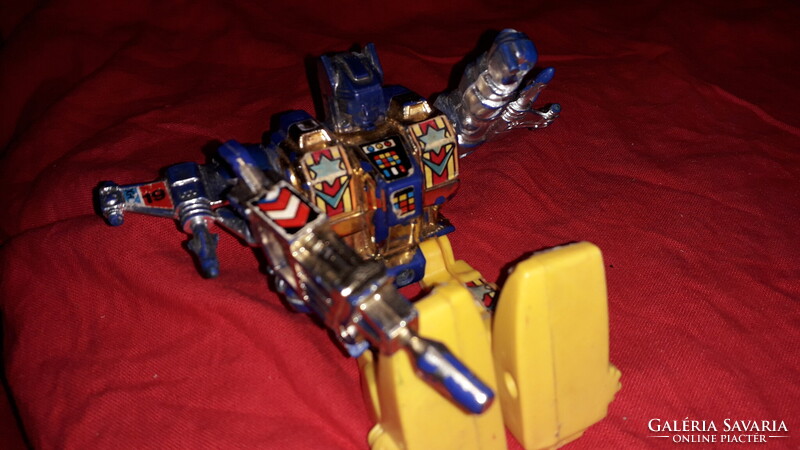 Retro trafikáru nagyméretű ROBOT MAGYAR GYÁRTMÁNYÚ TRANSFORMERS figura 15 cm a képek szerint