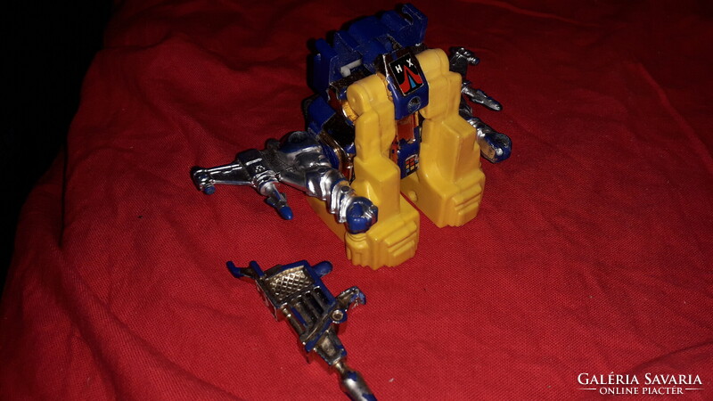 Retro trafikáru nagyméretű ROBOT MAGYAR GYÁRTMÁNYÚ TRANSFORMERS figura 15 cm a képek szerint