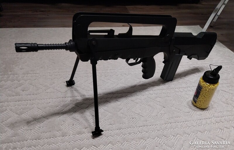 FA-MAS  6mm-F1 airsoft kézifegyver