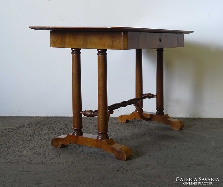 1U252 Antik Biedermeier cseresznyefa furnéros fiókos íróasztal 65 x 125 cm