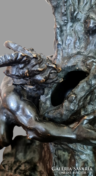 Maugsch Gyula - "Faun és Nimfa egy odvas fa körül" -unikális, hatalmas antik bronz -réz szobor/lámpa