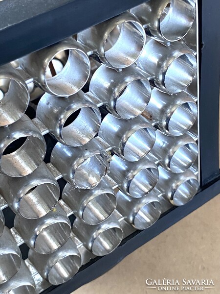 RETRO DESIGN, EZÜST ÉS FEKETE SZÍNŰ KOCKA ALAKÚ MŰANYAG ASZTALI LÁMPA