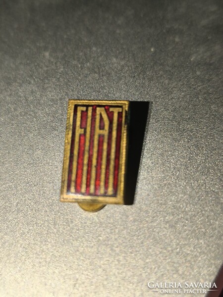 Vintage Fiat gomblyuk kitűző