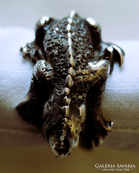 ÓRIÁS GEKKÓ GYÍK DIZÁJN JELZETT TÖMÖR EZÜST GYÜRŰ MOTOROS METAL ROCK ÉLES BELSŐ ÁTMÉRŐ : 19 MM