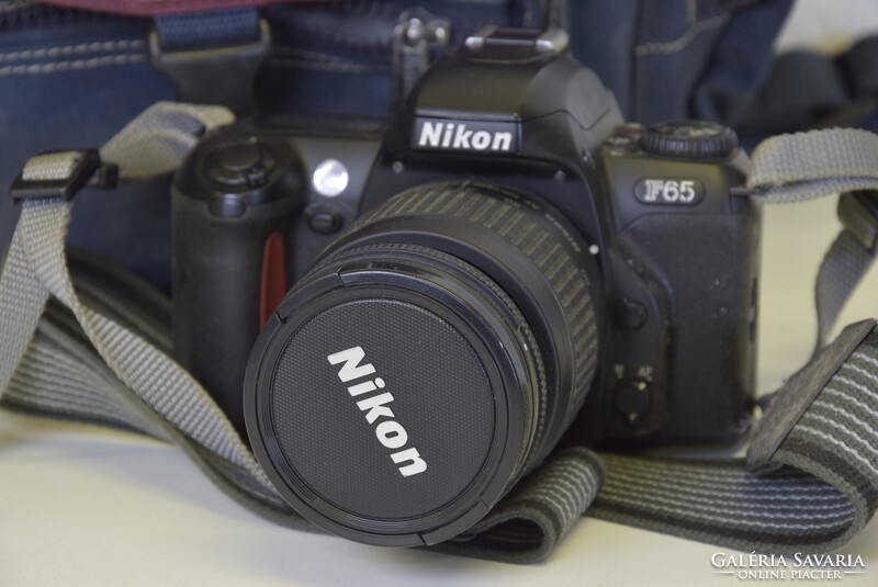 Nikon F65 SLR filmes fényképezőgép NIKKOR 28-80 mm objektívvel és tartozékokkal A114