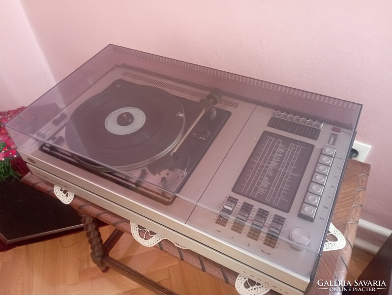 Grundig Studio 2000 hifi lemezjátszó