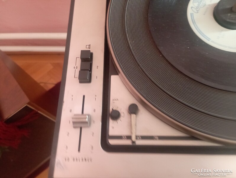 Grundig Studio 2000 hifi lemezjátszó